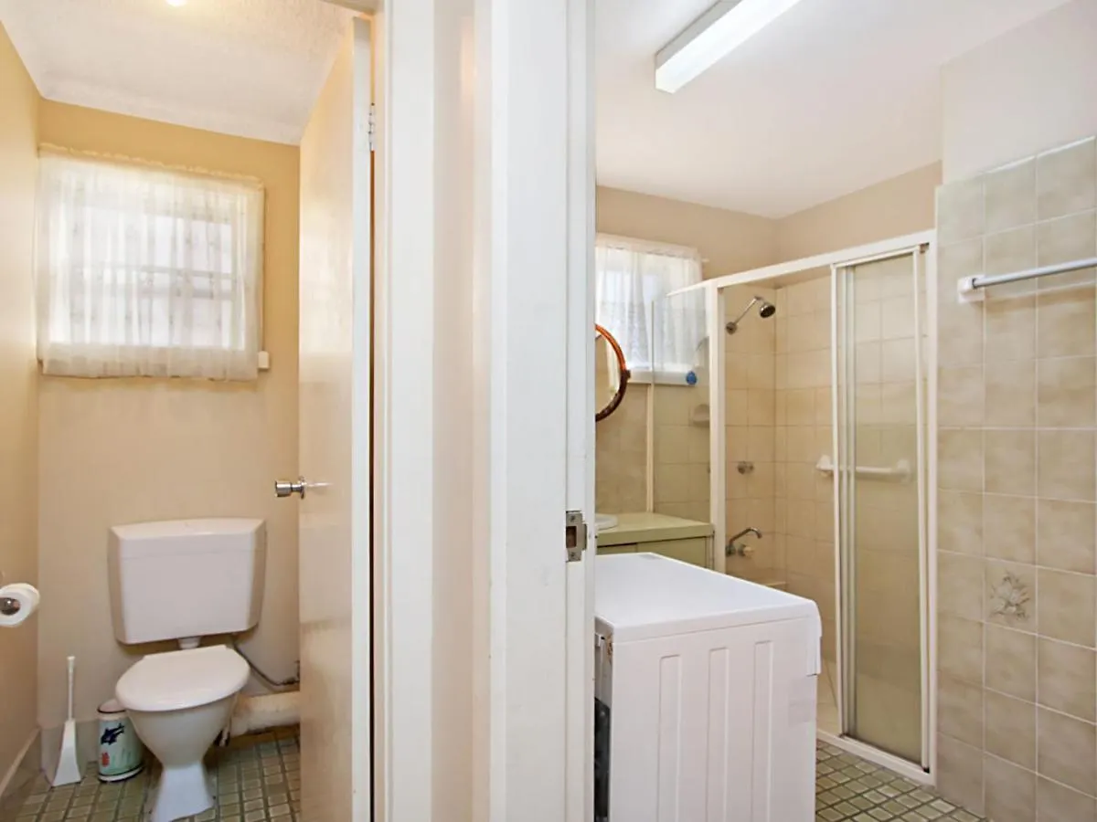 Unit 5 - Good Value 2 Bedroom Unit *