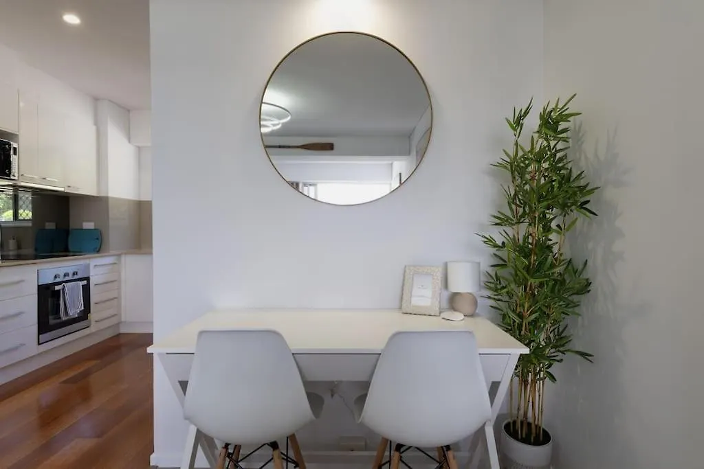 Burleigh Point Vibes Stylish And Modern Appartamento *