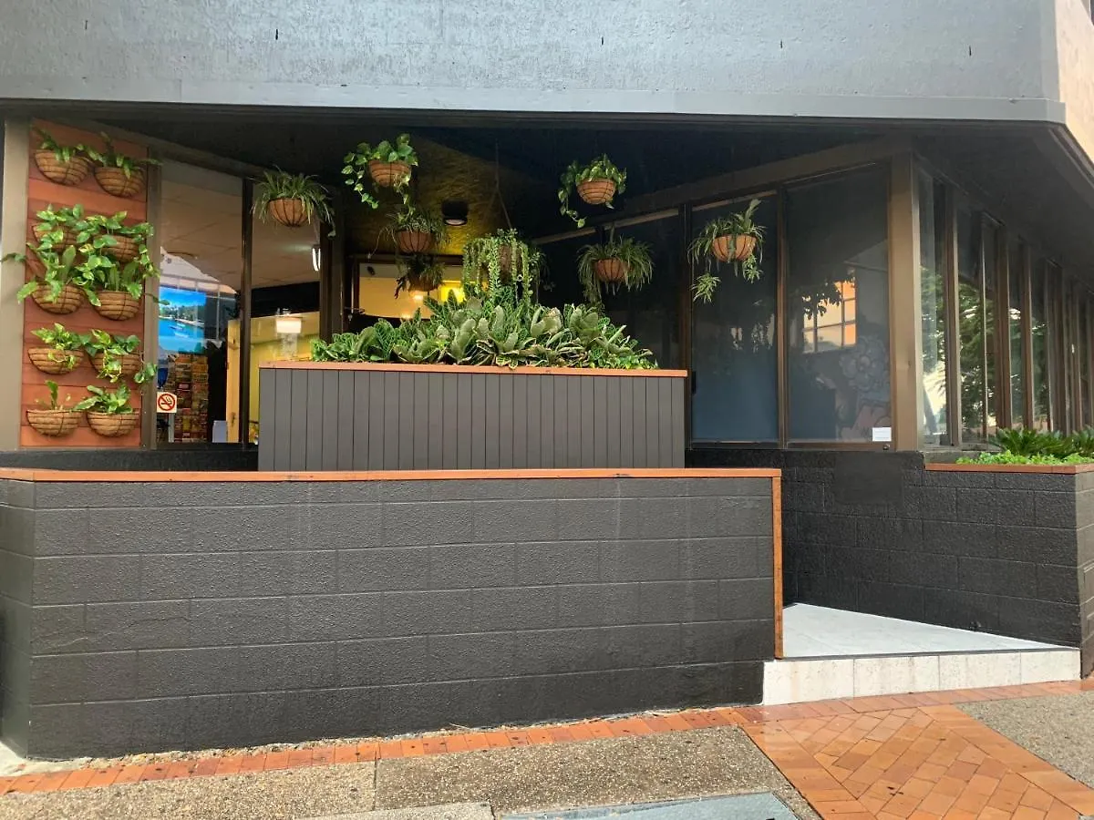 Down Under Hostels * Gold Coast