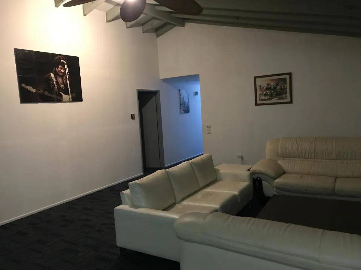 Kwatera prywatna Convenience House In Nerang With Private *