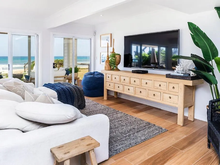 Absolute Beachfront Family Size Βίλα *