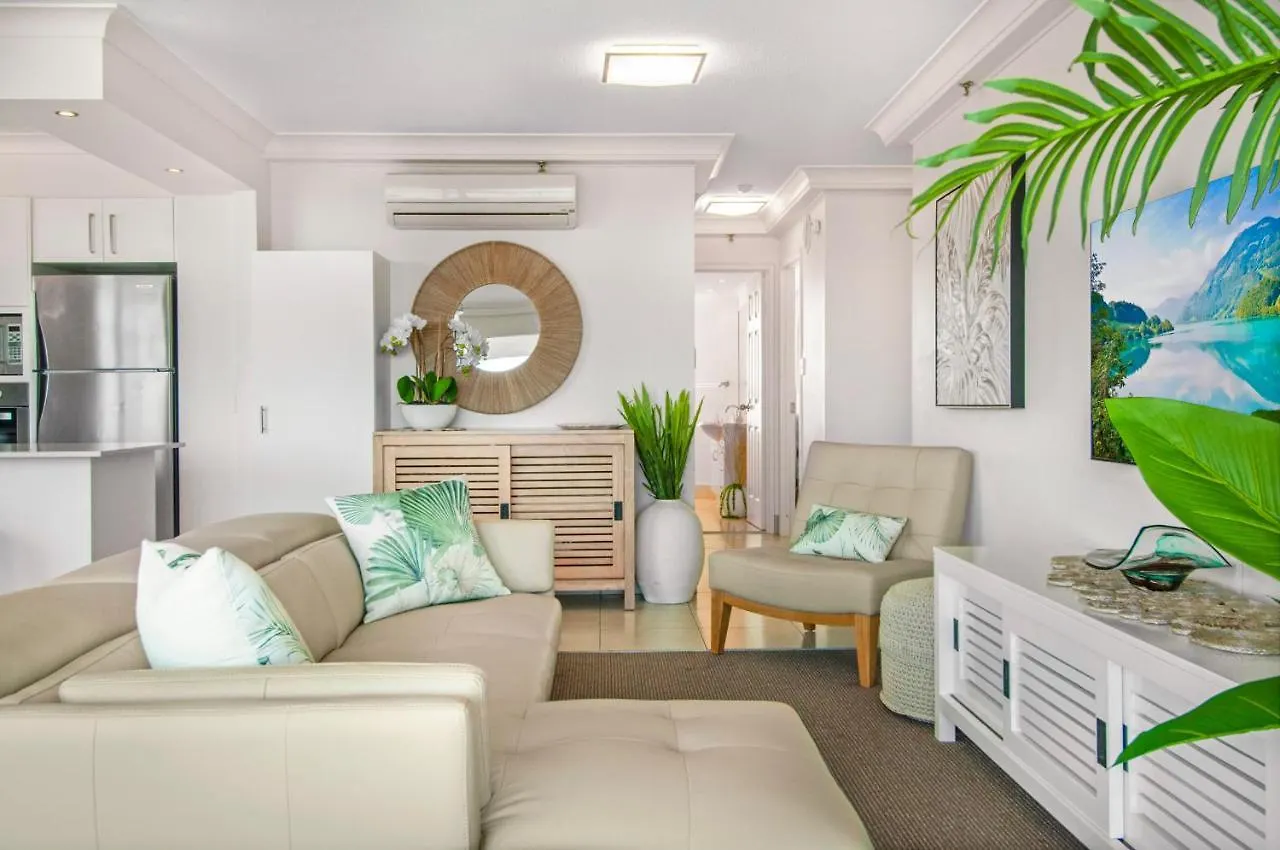 Glamorous Unit With Pools, Balcony & Ocean Vistas Guldkusten