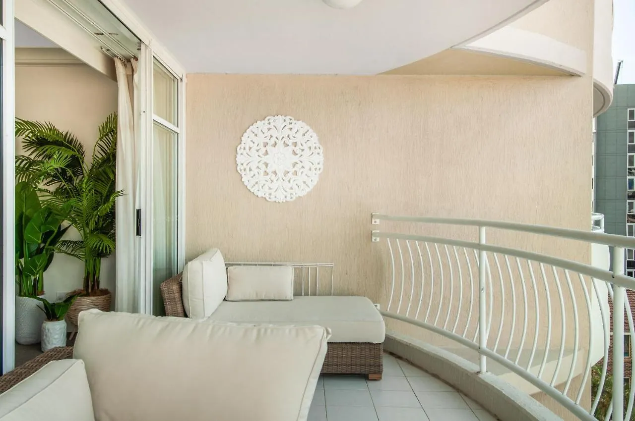 Glamorous Unit With Pools, Balcony & Ocean Vistas * Guldkusten