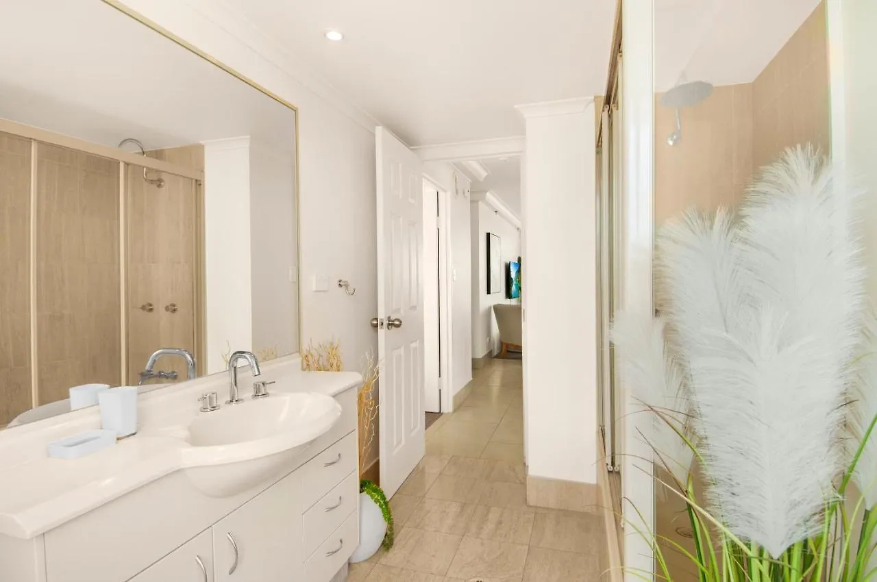 Glamorous Unit With Pools, Balcony & Ocean Vistas * Guldkusten