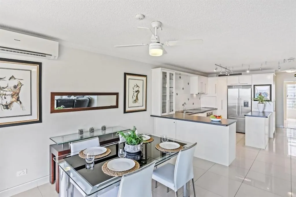 One The Esplanade On Surfers Paradise Aparthotel