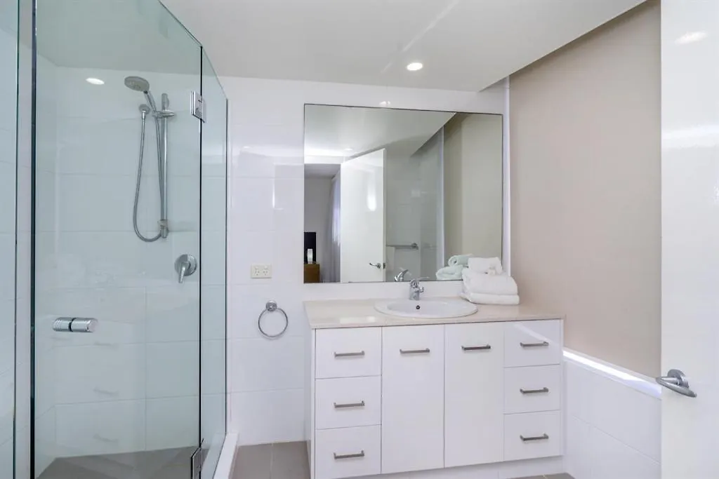 One The Esplanade On Surfers Paradise 4*