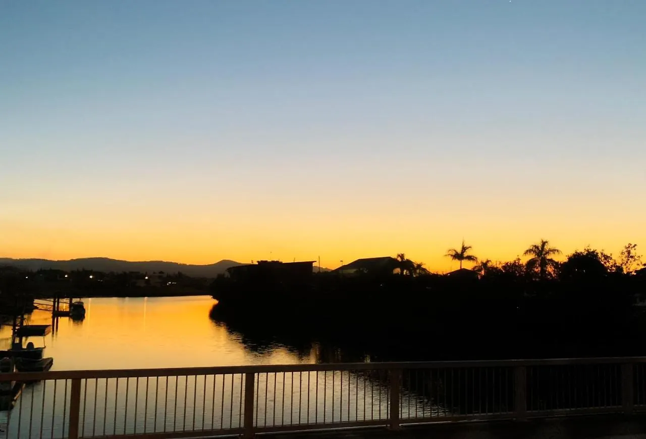 公寓 2 Bedroom , Hope Island , Living