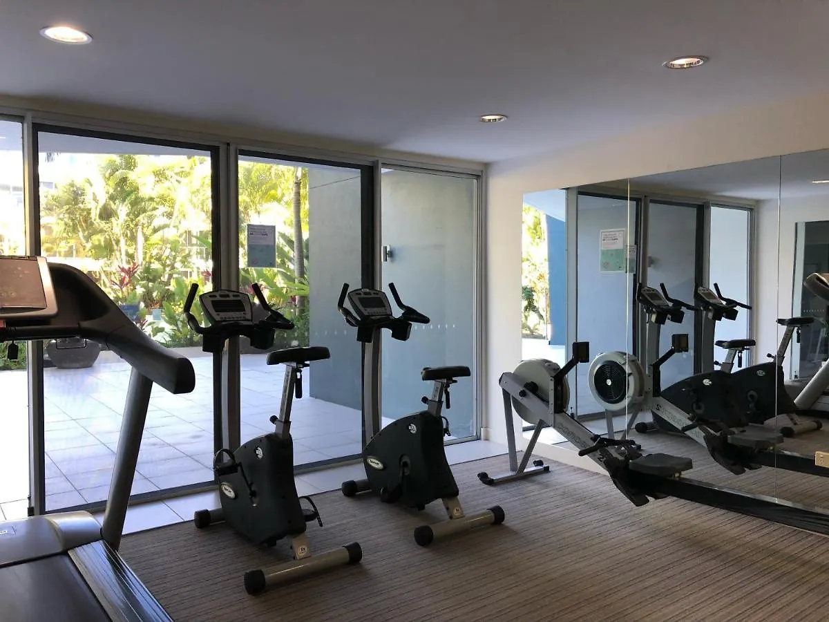 2 Bedroom , Hope Island , Living * 黄金海岸