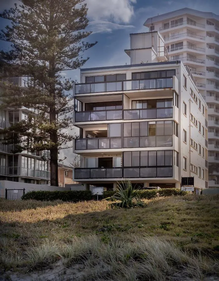 Absolutly Beachfront Surfers Paradise, Pure Shores! *