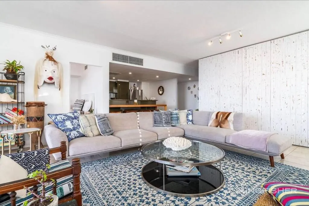 Luxe 3 Bedroom Rooftop Beachside Gold Coast