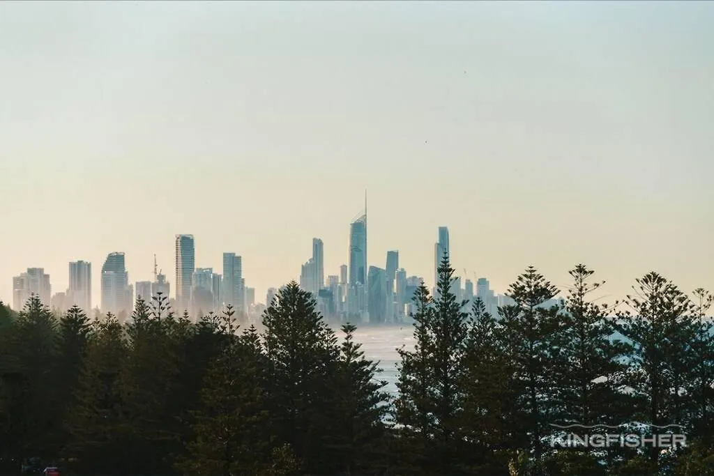 Luxe 3 Bedroom Rooftop Beachside * Gold Coast