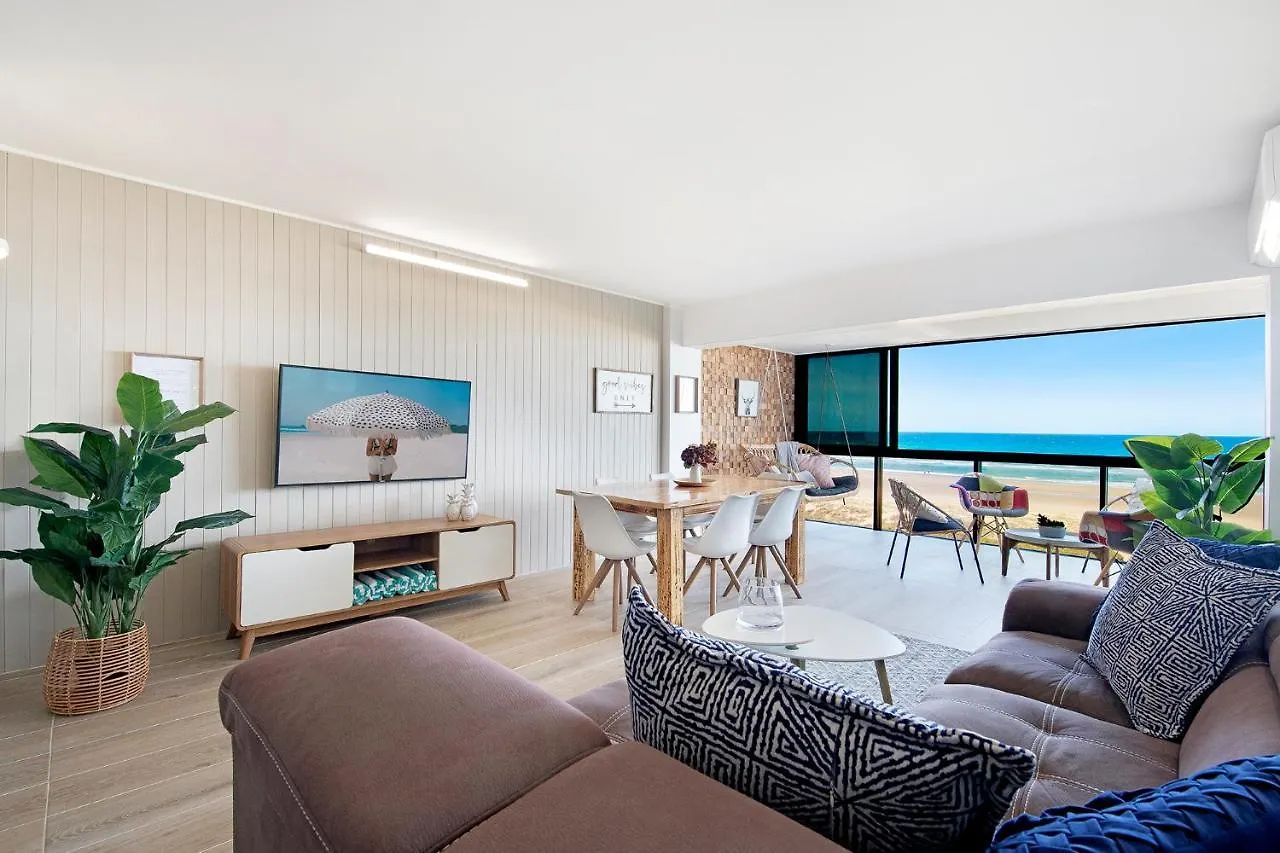 Absolutly Beachfront Surfers Paradise, Pure Shores!