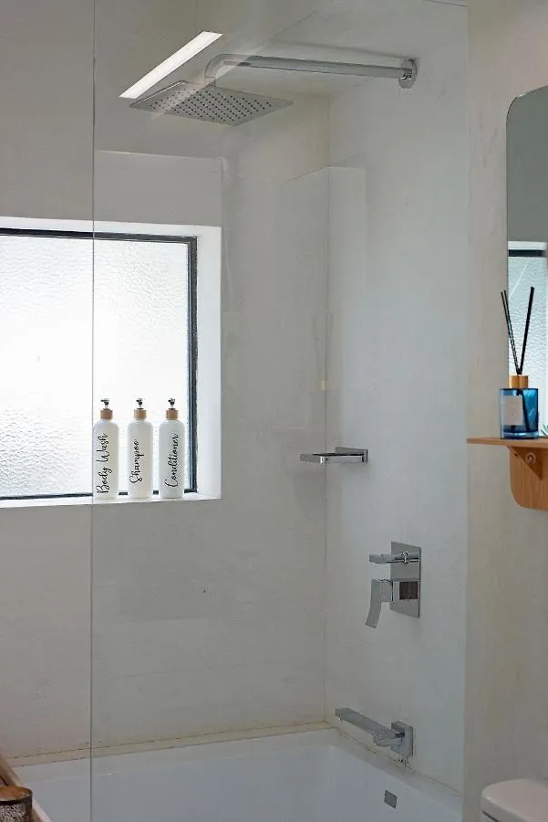 Apartment Absolutly Beachfront Surfers Paradise, Pure Shores!