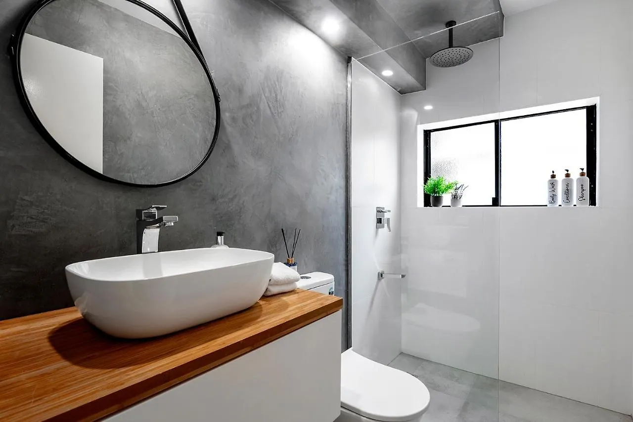 Absolutly Beachfront Surfers Paradise, Pure Shores! Apartment Gold Coast
