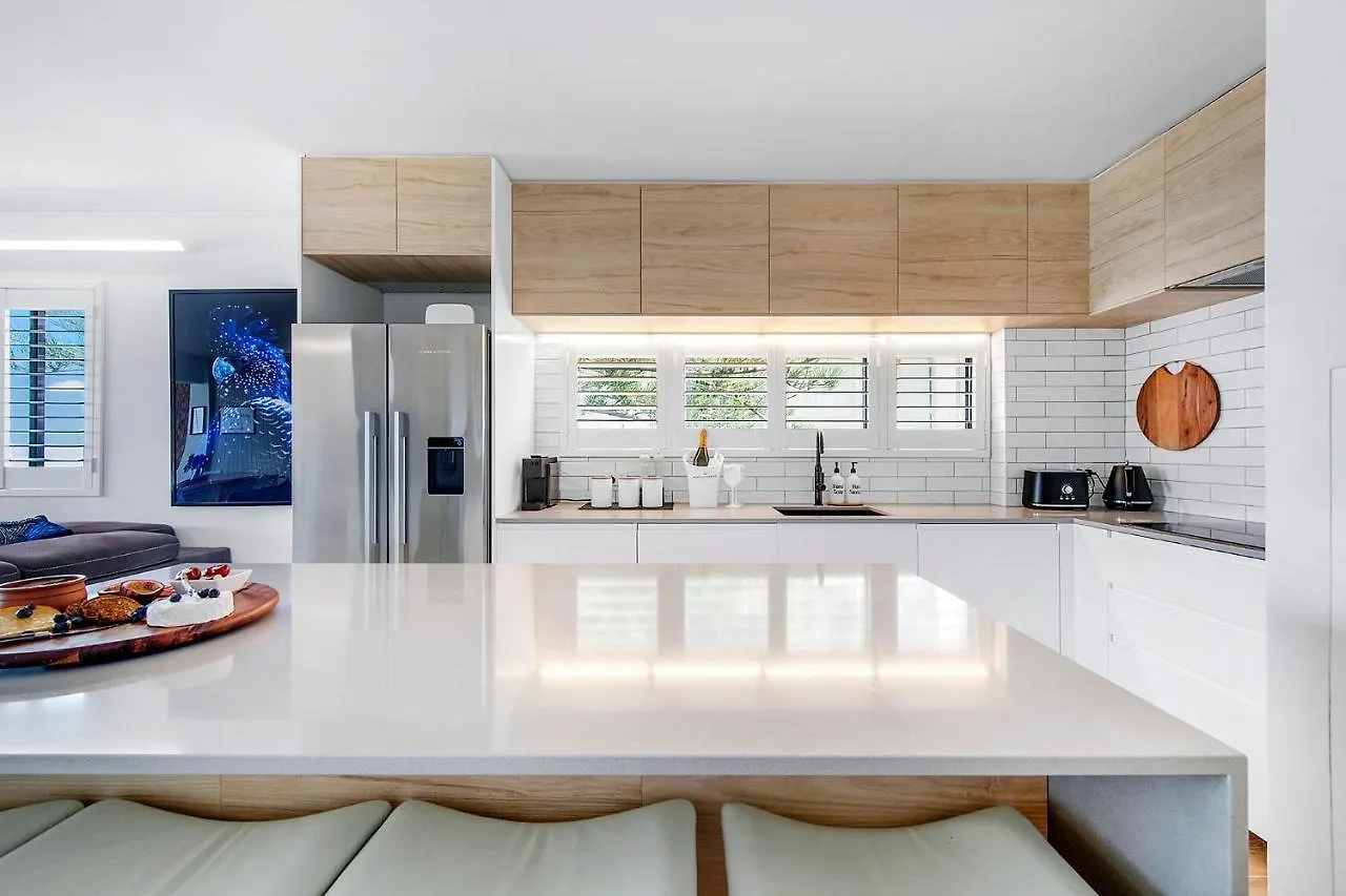 Absolutly Beachfront Surfers Paradise, Pure Shores! Apartment *