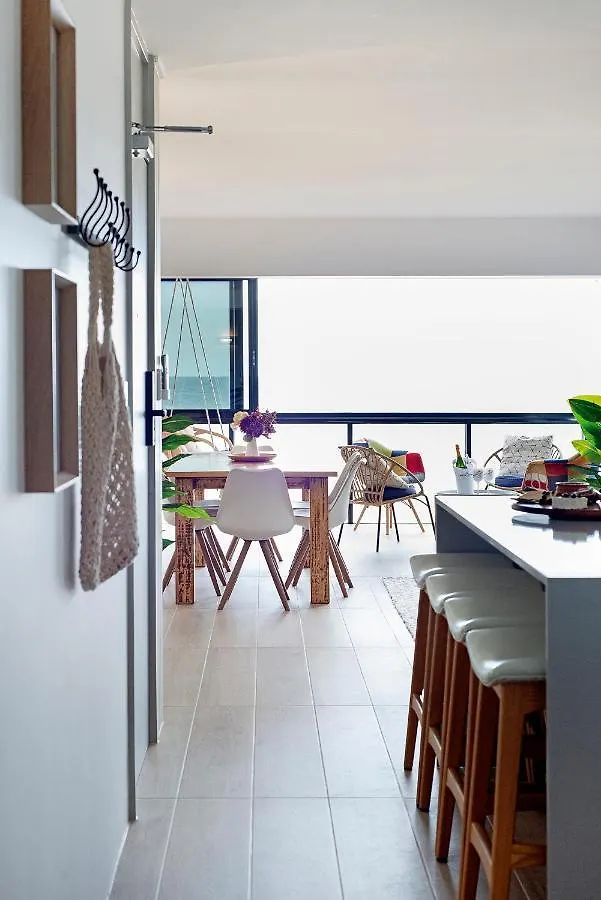 Apartment Absolutly Beachfront Surfers Paradise, Pure Shores! Gold Coast