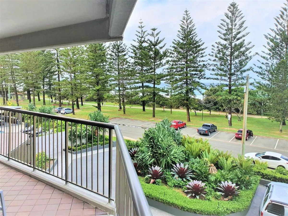 Burleigh Esplanade Aparthotel