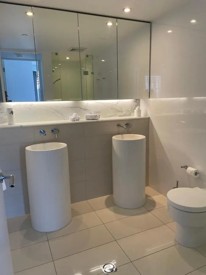 4 Bedroom Luxury Sub Penthouse Oracle Broadbeach Level 31 Magnificent Views 260m2 Family Skyhome Sleeps 8 Adults And 2 Children, Sofa Bed Portacot, High Chair To Everything Skyhome 5 Star 公寓 黄金海岸