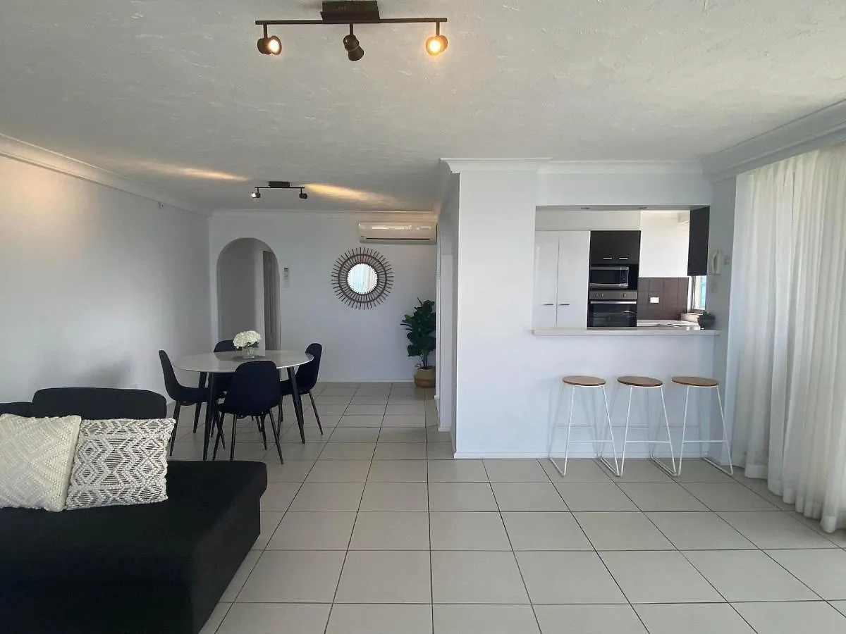 Aparthotel Hi Surf Beachfront 4*