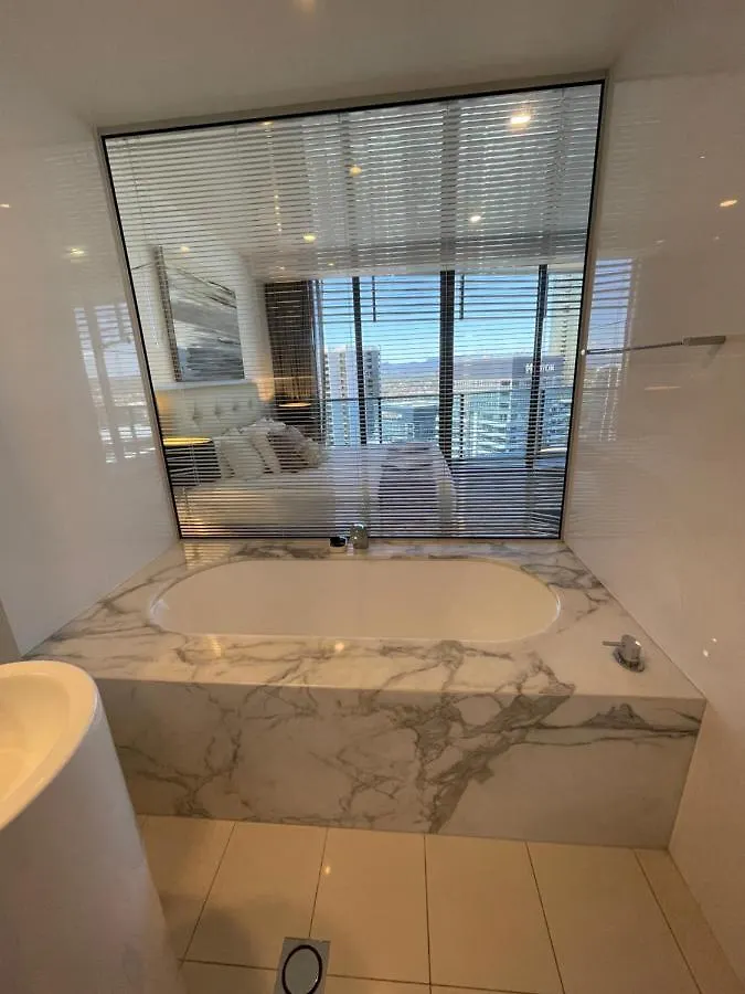 公寓 4 Bedroom Luxury Sub Penthouse Oracle Broadbeach Level 31 Magnificent Views 260m2 Family Skyhome Sleeps 8 Adults And 2 Children, Sofa Bed Portacot, High Chair To Everything Skyhome 5 Star 黄金海岸