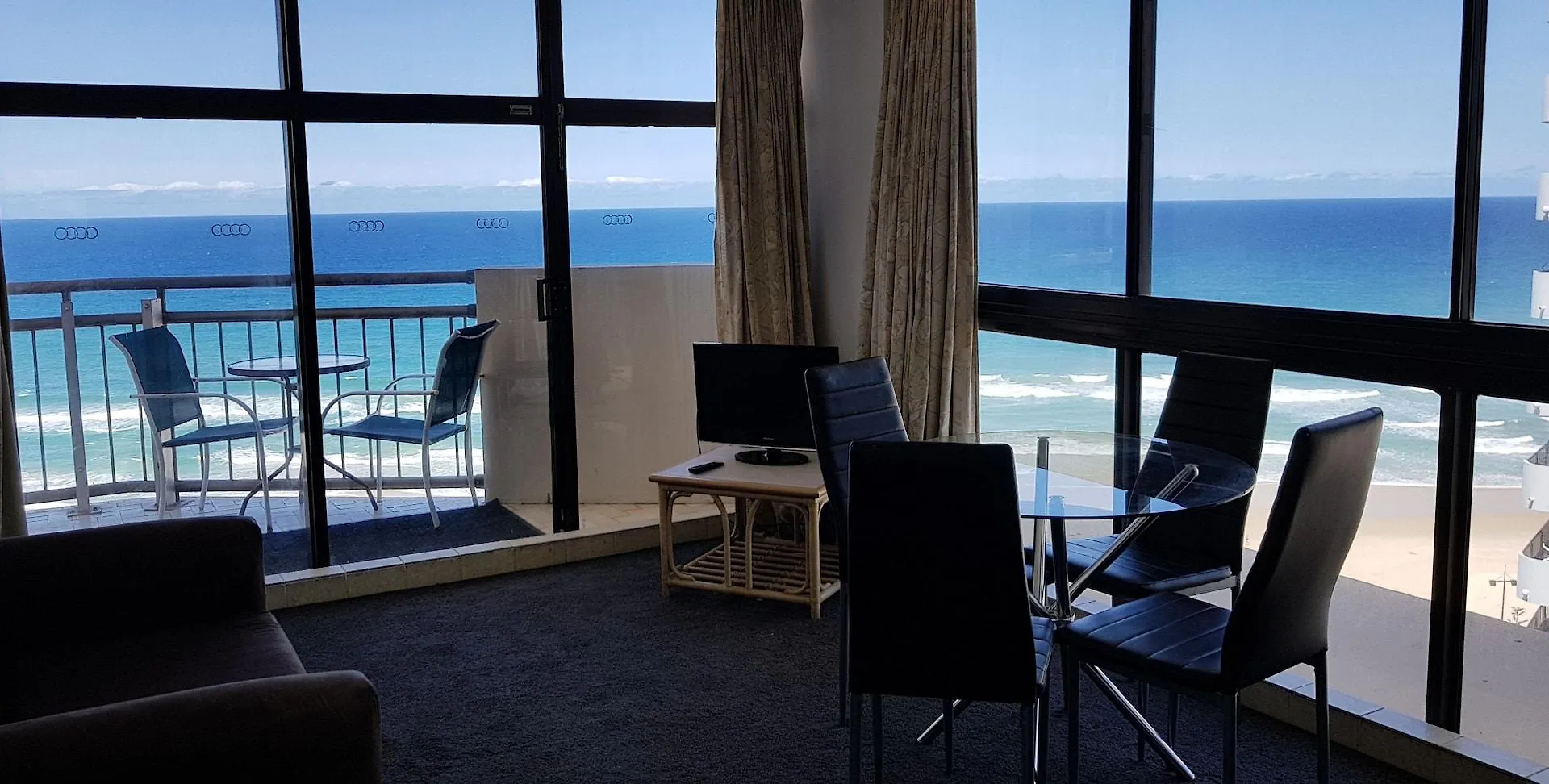 Beachcomber - Official Aparthotel