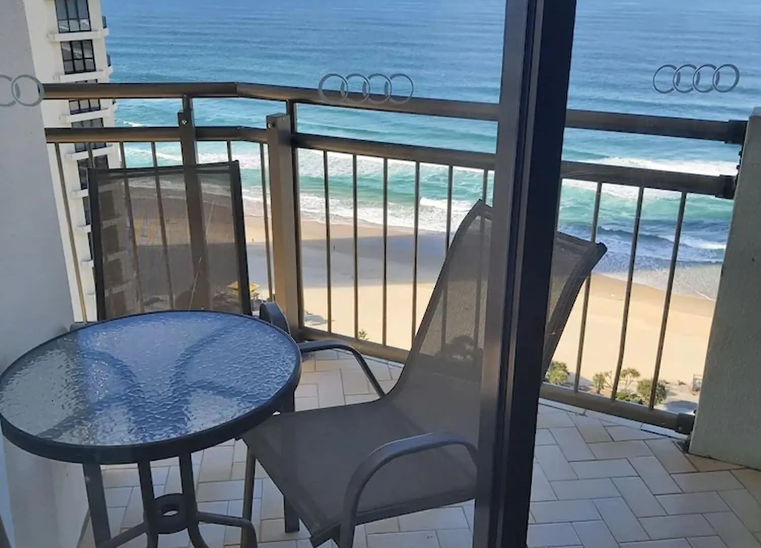 Aparthotel Beachcomber - Official