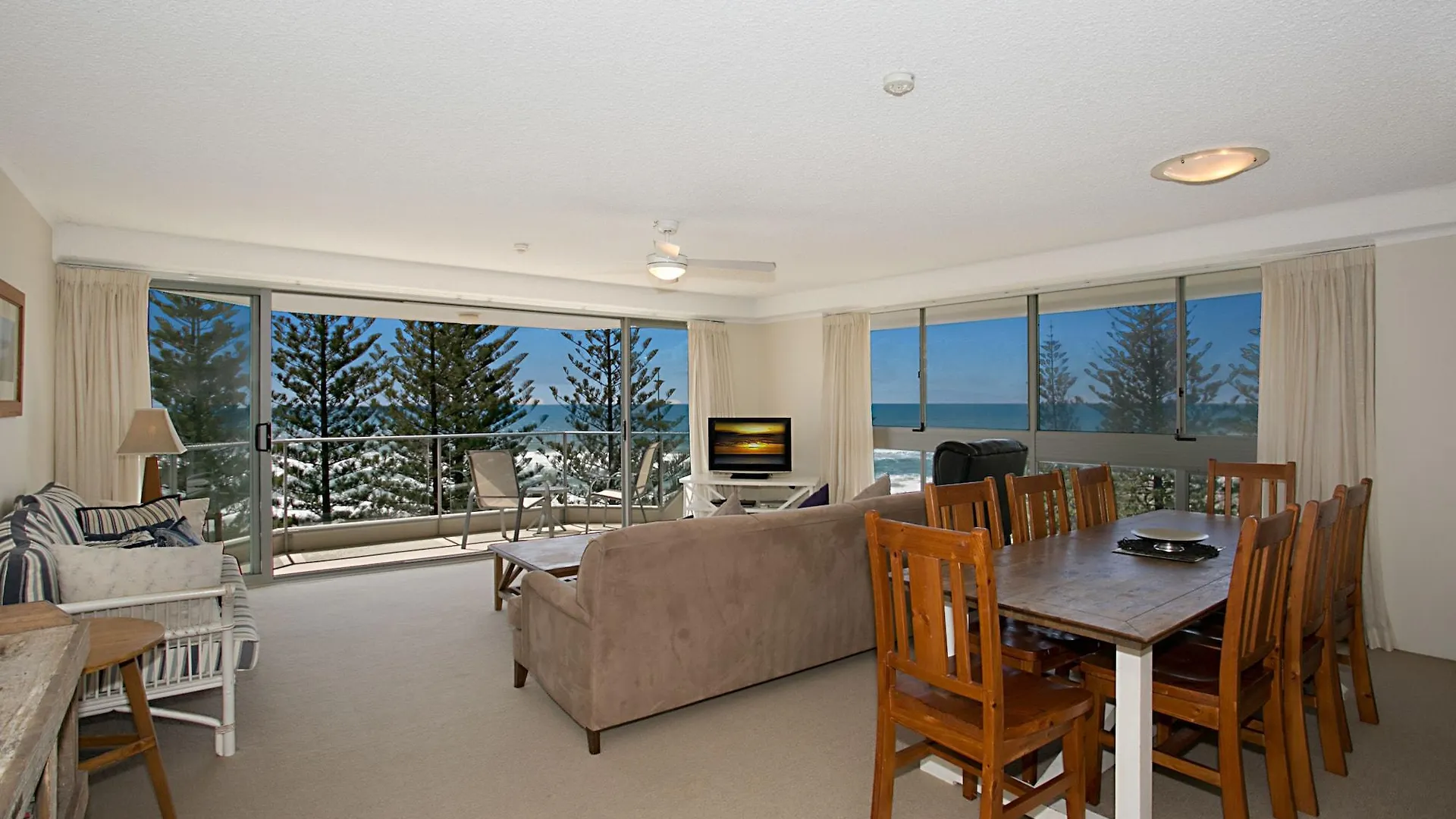 Aparthotel Solnamara Beachfront 4*