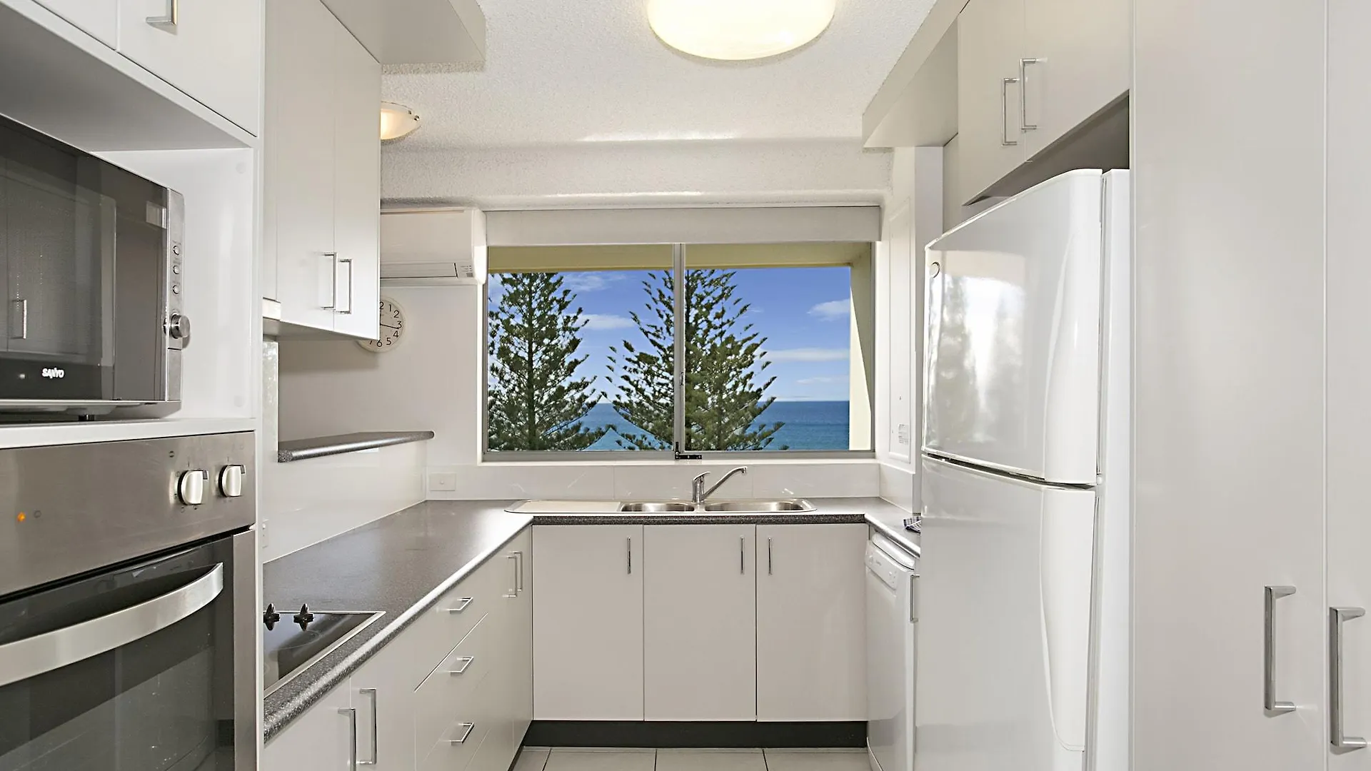 Solnamara Beachfront Aparthotel Gold Coast