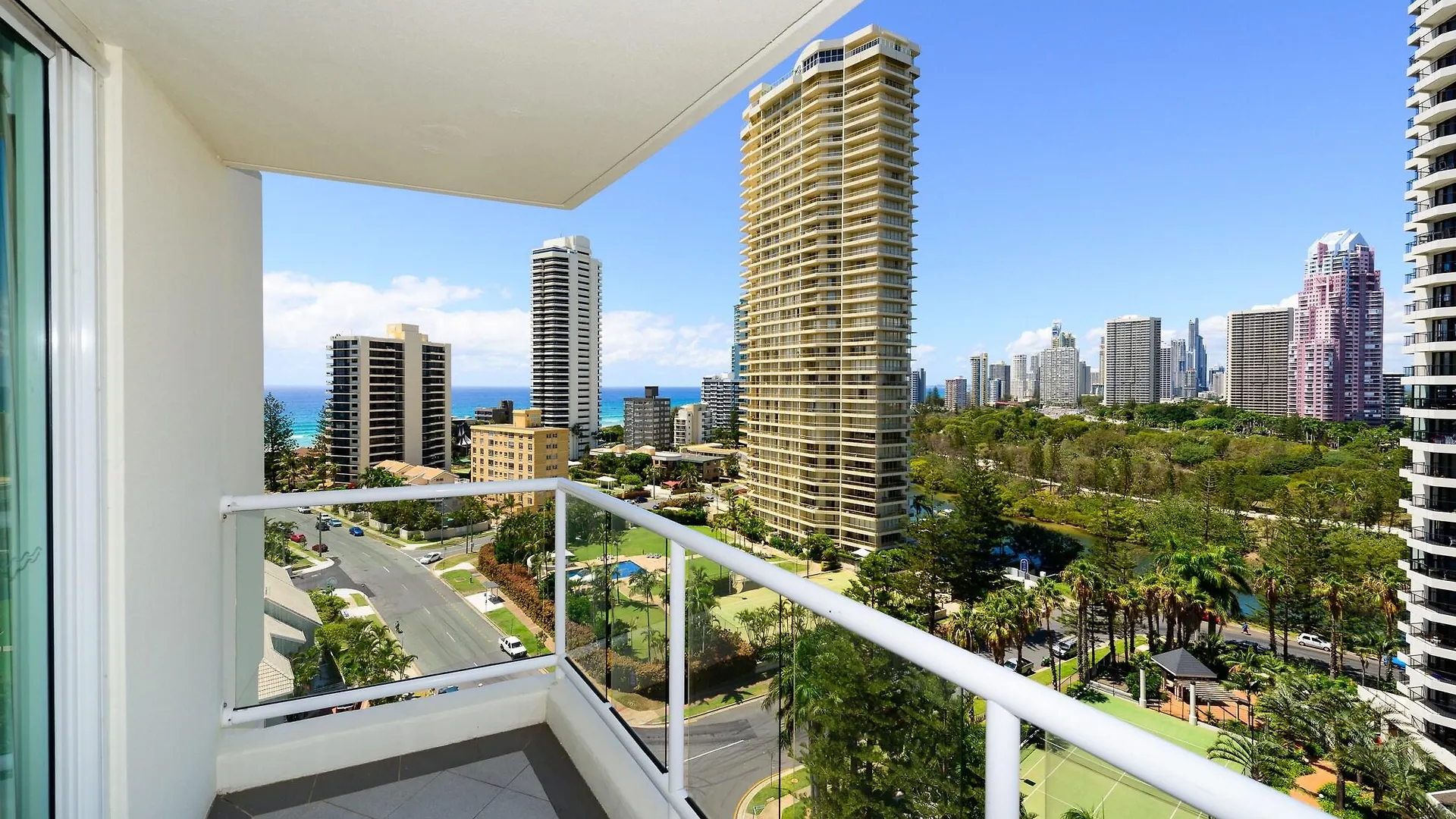 Aparthotel The Crest Gold Coast