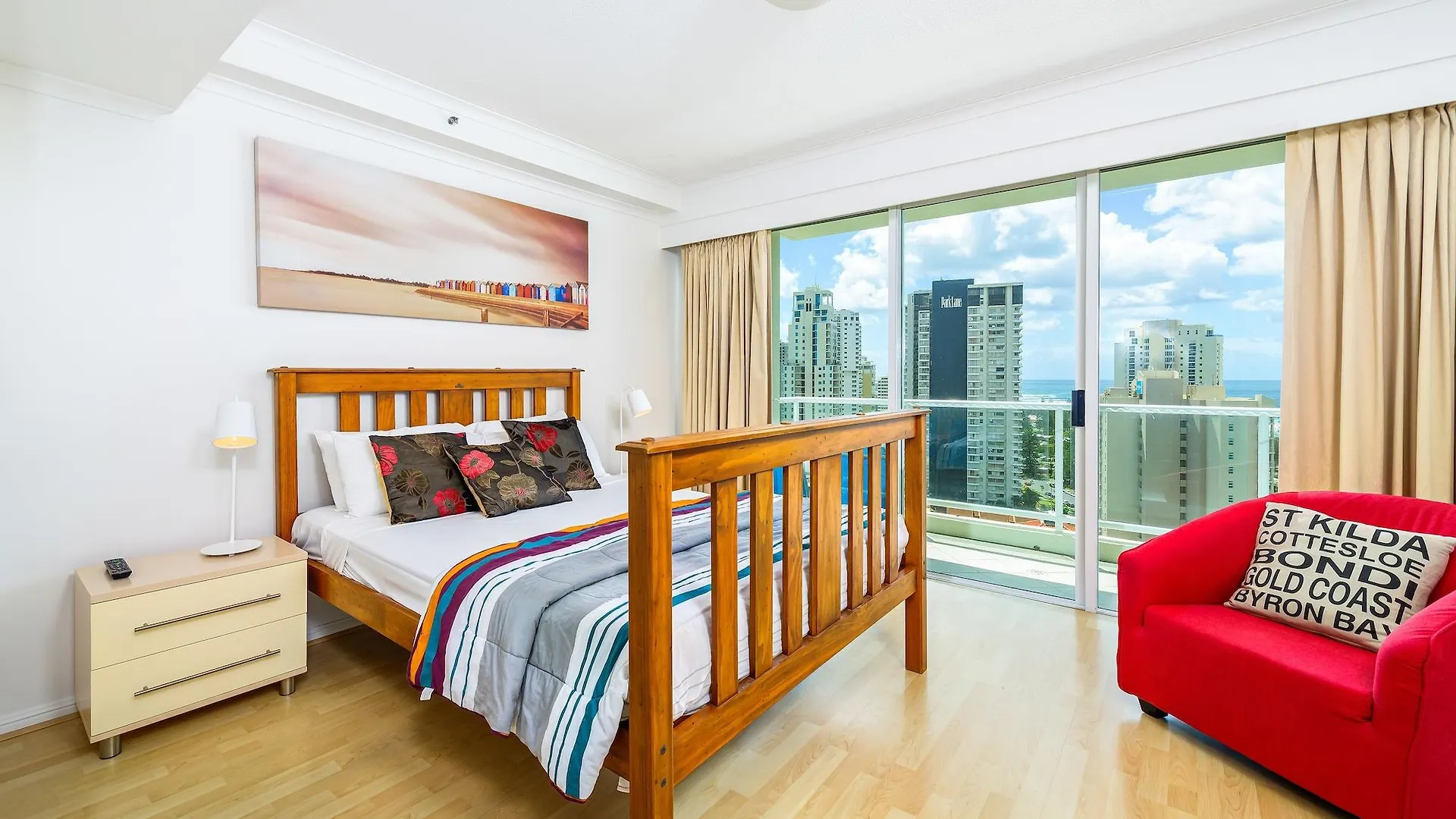 The Crest Aparthotel 4*