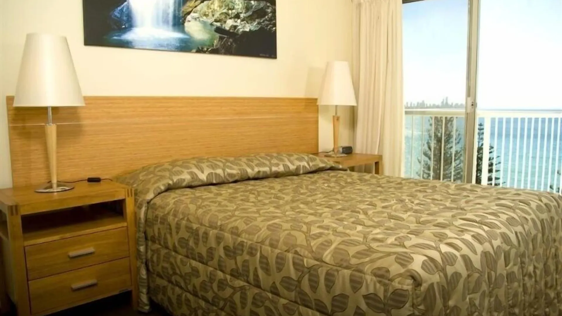 Aparthotel Hillhaven 4*