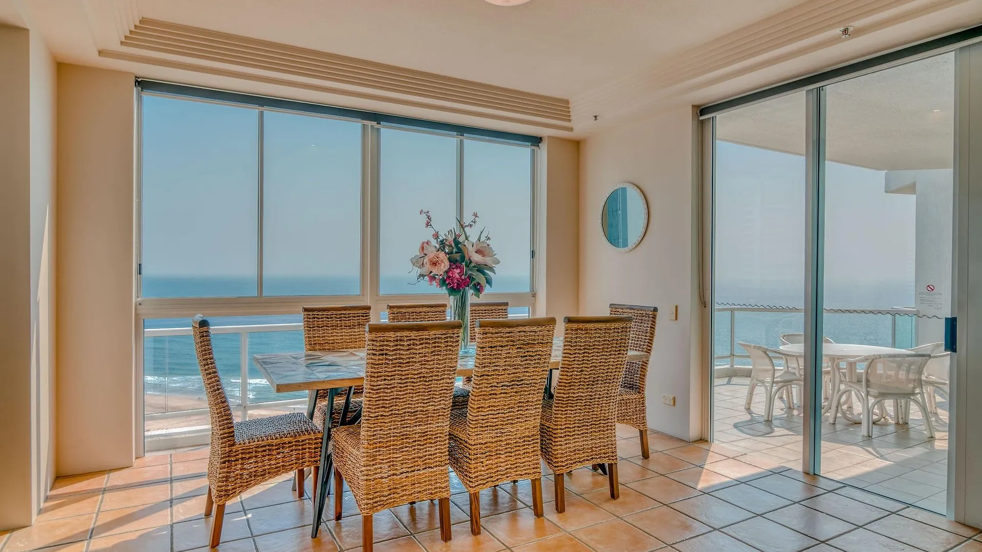 Carmel By The Sea 4* Gold Coast