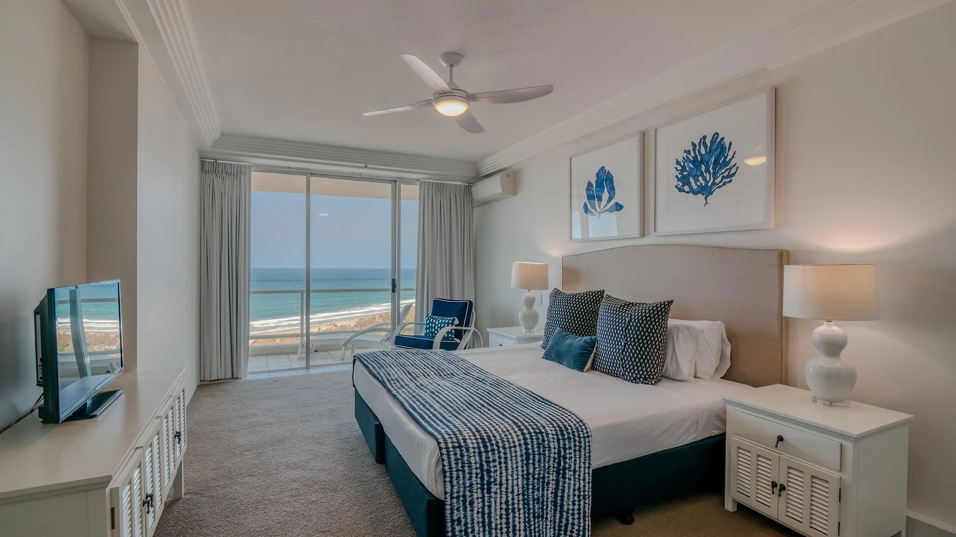 Aparthotel Carmel By The Sea 4*