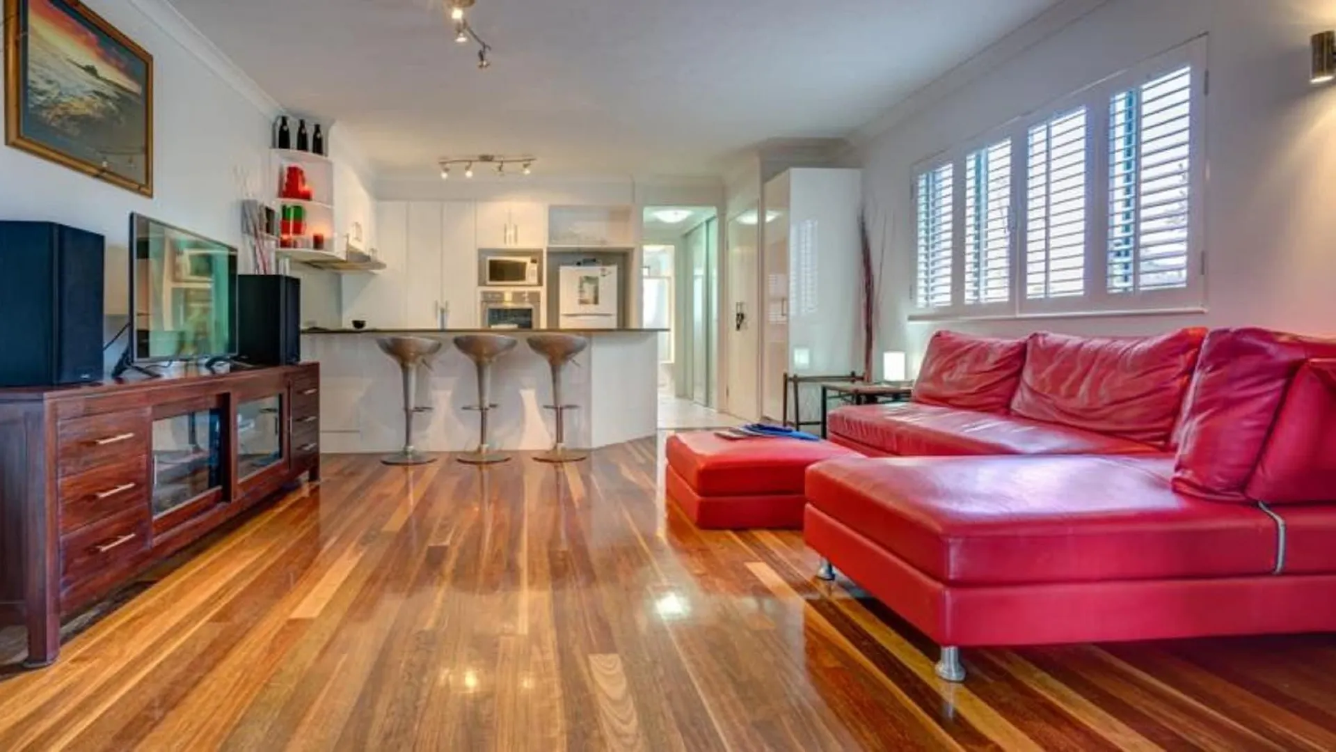 Aparthotel Currumbin Sands On The 4*