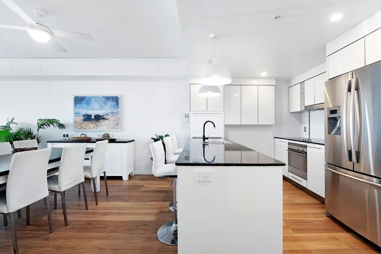 아파트 Modern 3 Bedroom With Ocean Views - Coasthm *