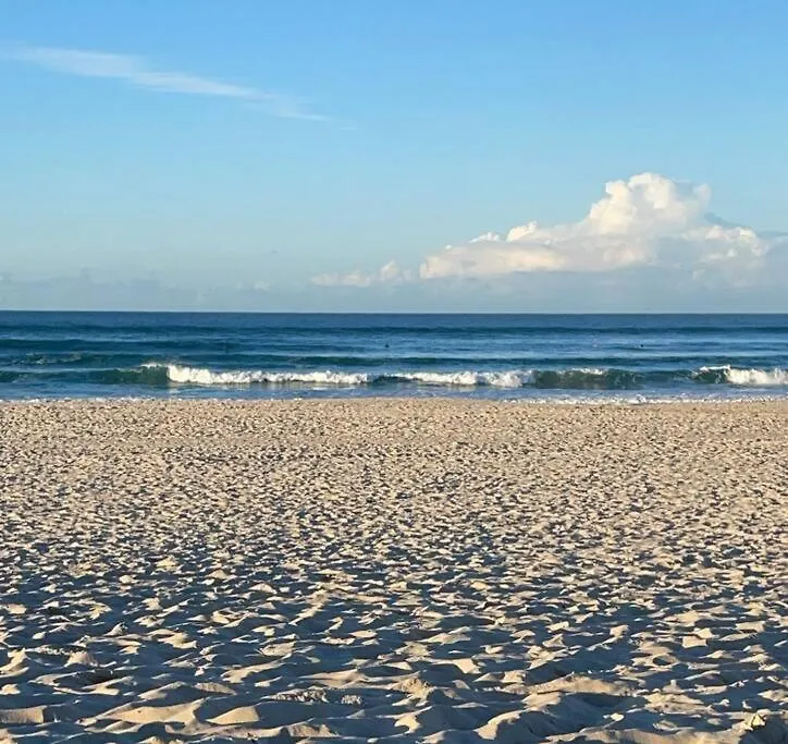 Chic Beachside Getaway 2br 2bath Fully Equipped Gold Coast