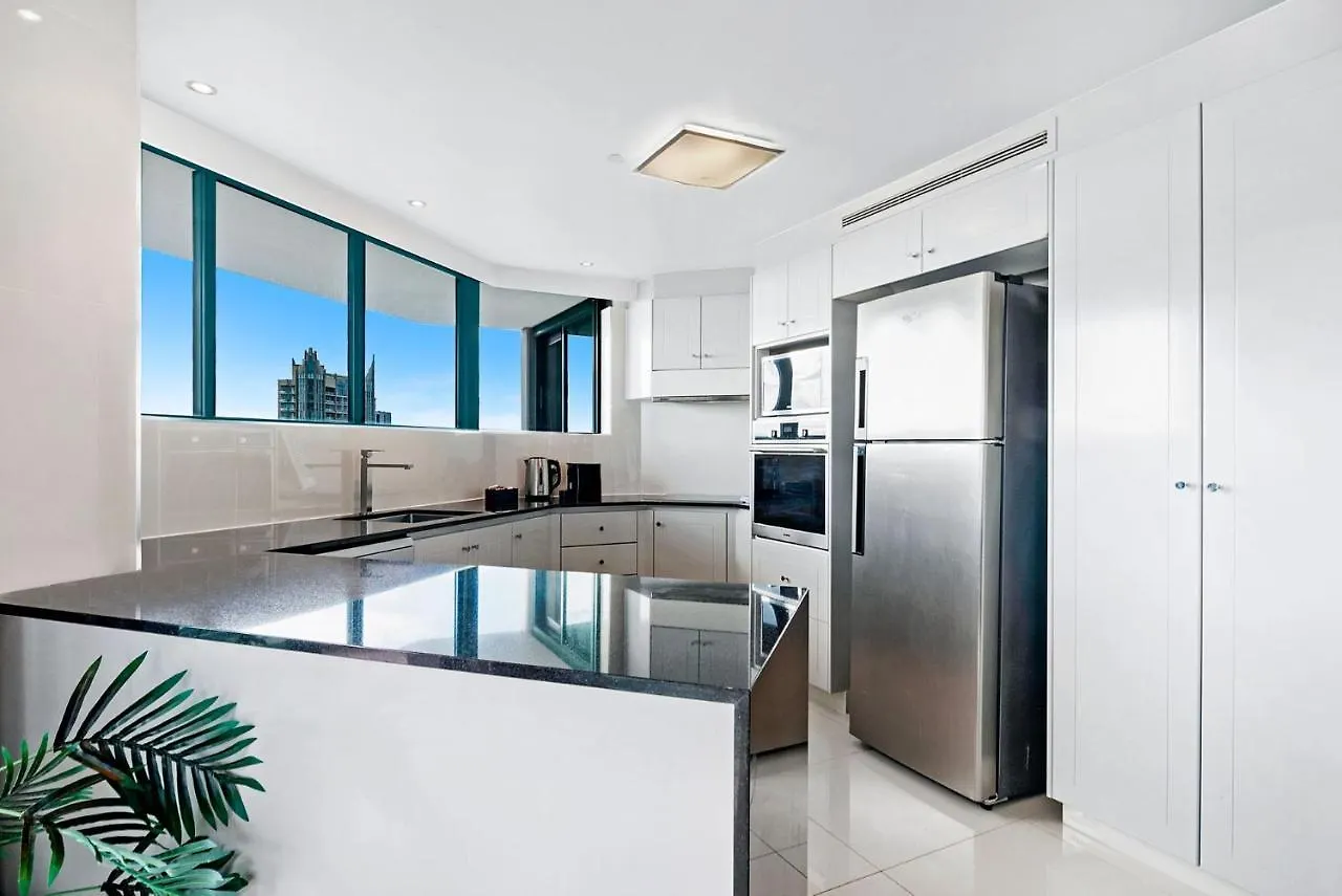 Crown Towers Luxury 3 Bedroom - Coasthm Apartment