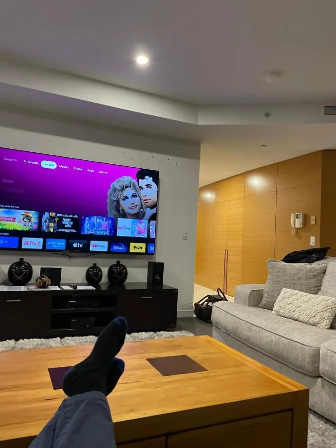 4 Bedroom Luxury Sub Penthouse Oracle Broadbeach Level 31 Magnificent Views 260m2 Family Skyhome Sleeps 8 Adults And 2 Children, Sofa Bed Portacot, High Chair To Everything Skyhome 5 Star