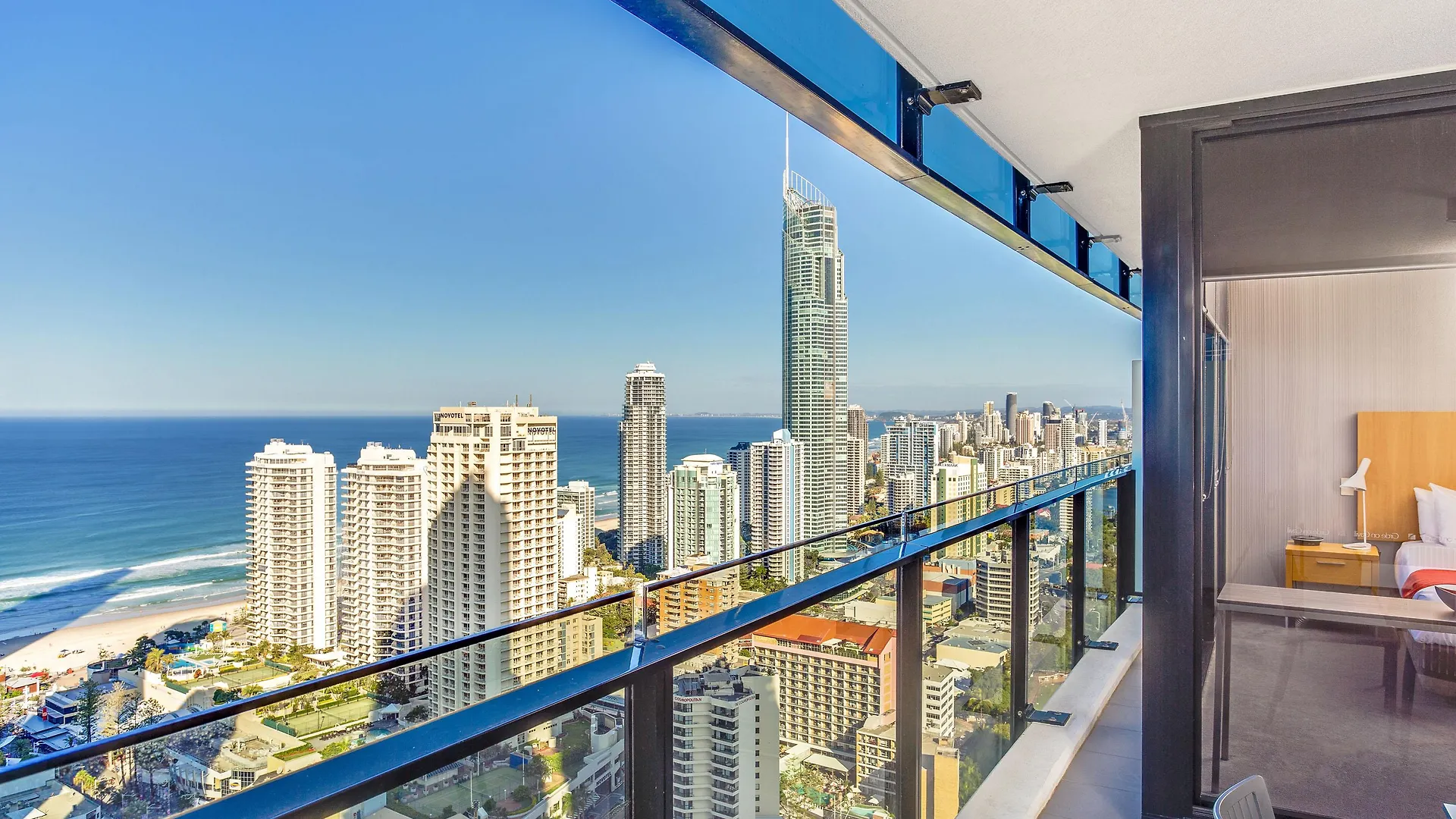 Mantra Circle On Cavill 4*