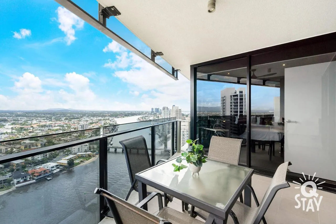 Circle On Cavill - 2 Bedroom Ocean View Units