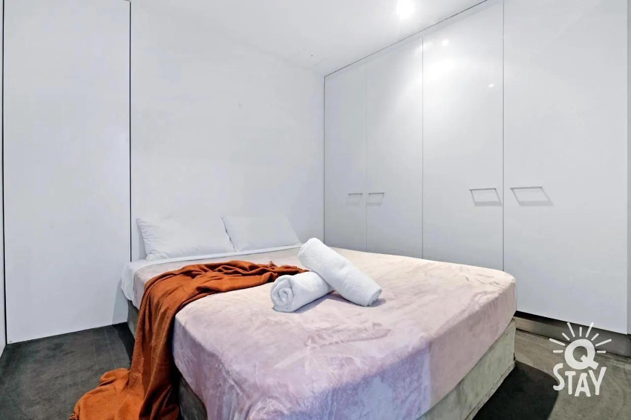 Circle On Cavill - 2 Bedroom Ocean View Units Gold Coast