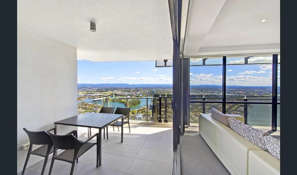 Cavill Avenue Luxury Private *