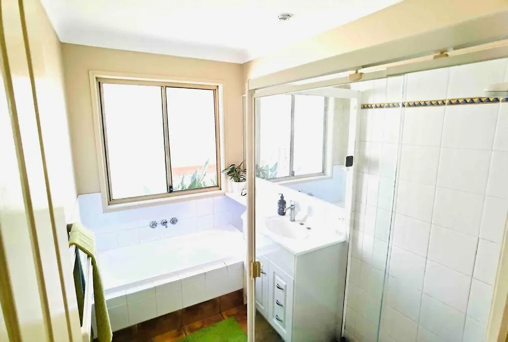 Family Friendly 4 Bedroom House Close To Parks בית נופש *