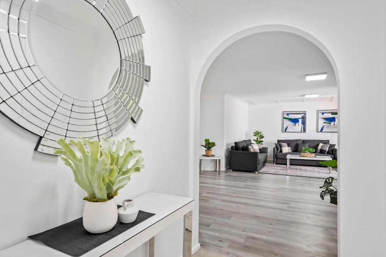 Апартаменты Coco Bella Retreat In Surfers - Sleeps 6-8 Голд-Кост