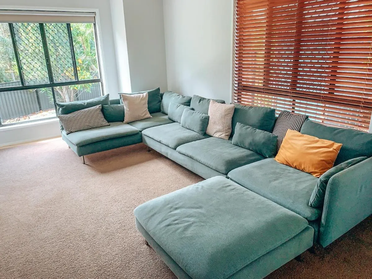 Gem, Lovely Pool 4bed Sleeps 7+ Holiday home *