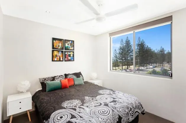 Teenamara - Hosted By Burleigh Letting 아파트