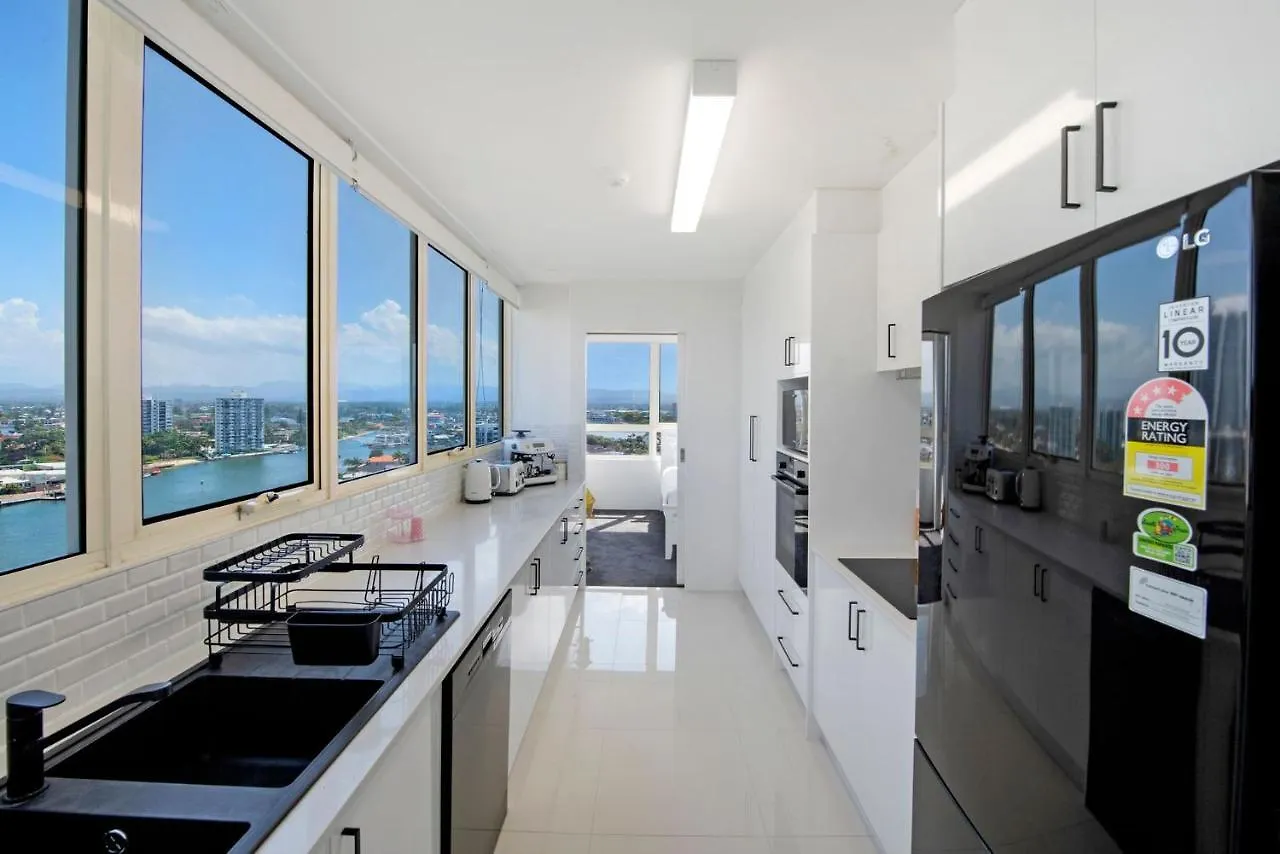 Large Waterfront In Surfers Paradise - Coasthm Lägenhet Guldkusten
