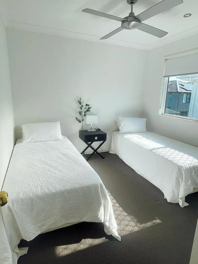 Homestay Near Helensvale Station Gold Coast