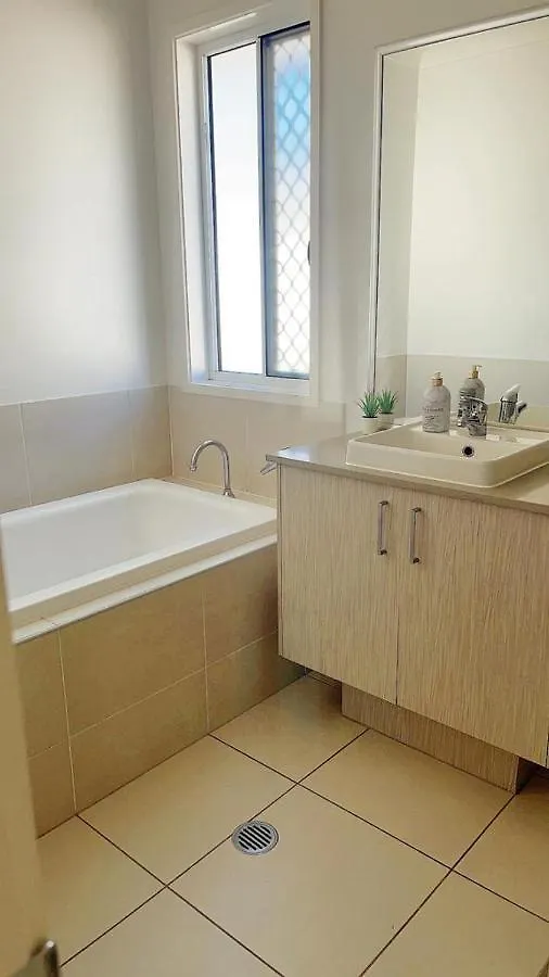 Homestay Near Helensvale Station Gold Coast