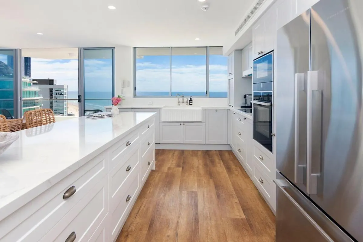 Beachfront Surfers Paradise Berkeley By The Sea Apartman Gold Coast